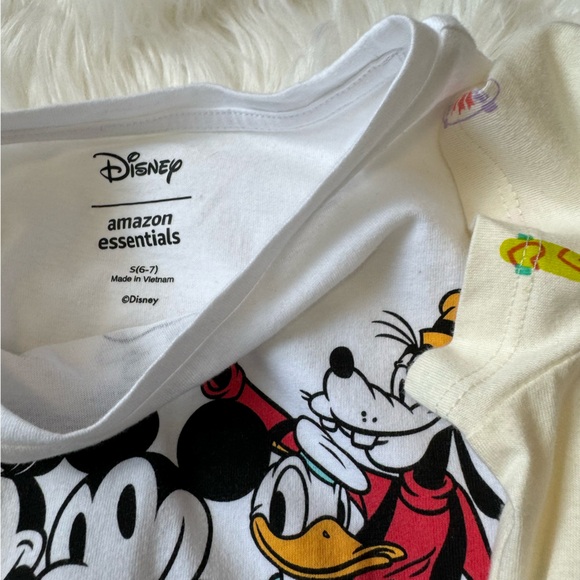 Disney t-shirt bundle - size 6-7 - girls - Picture 2 of 7